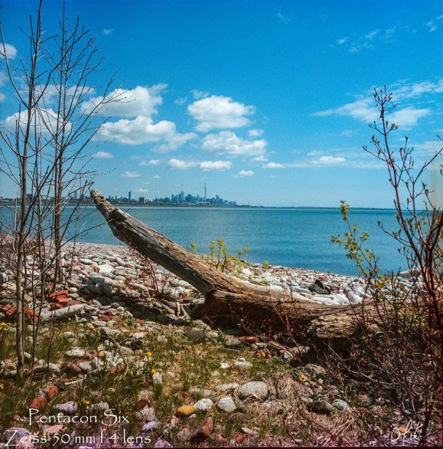 Toronto skyline from Lakeshore west (Photo by Ondrej Mihal)